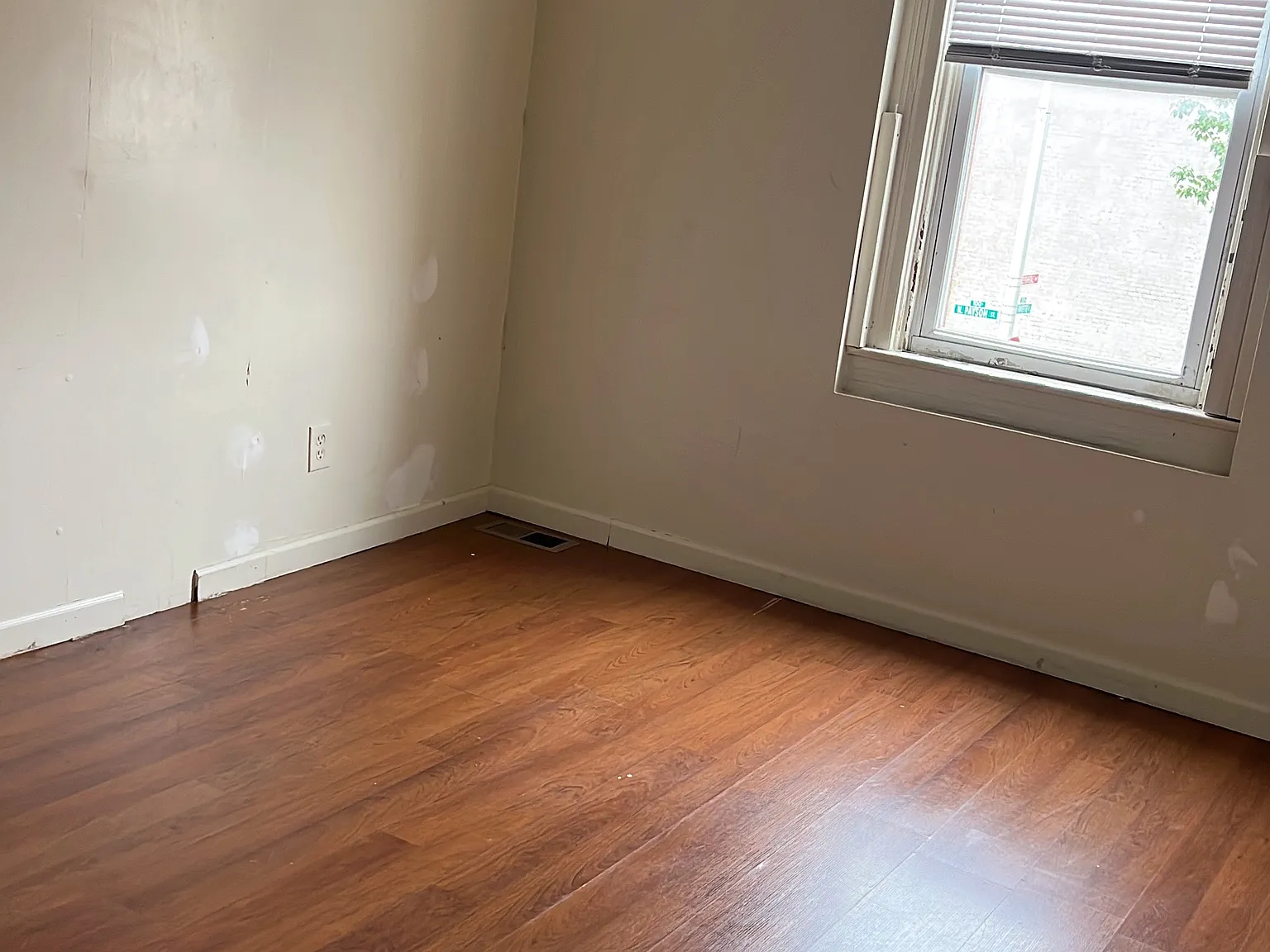2 bed, 700 sqft, $1,100 — Photo 4