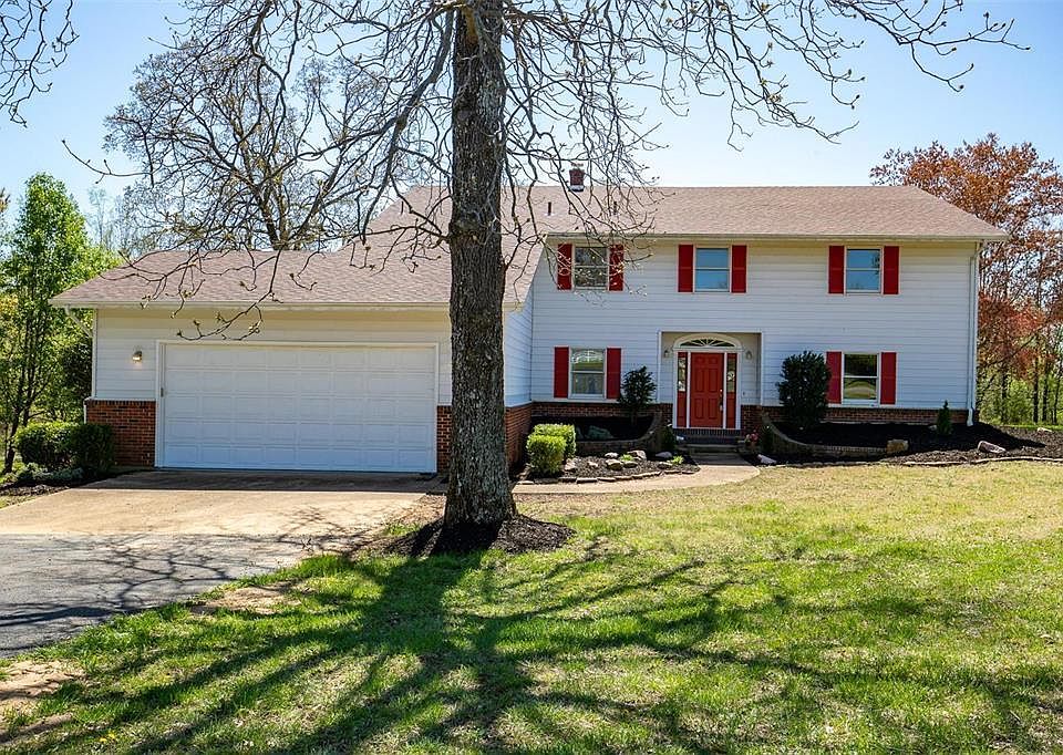 1st image of 2818 W Lakeview Dr