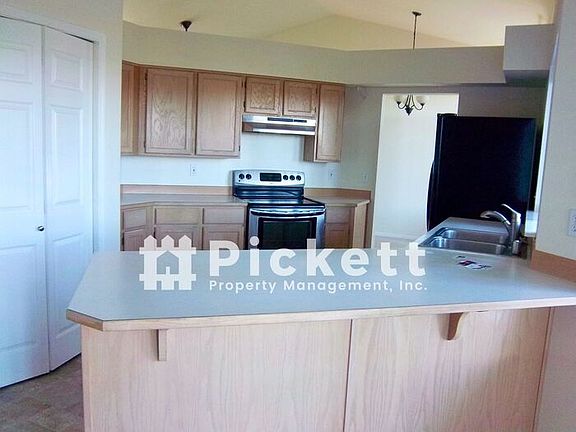 3rd image of 10974 Peony Pl NW