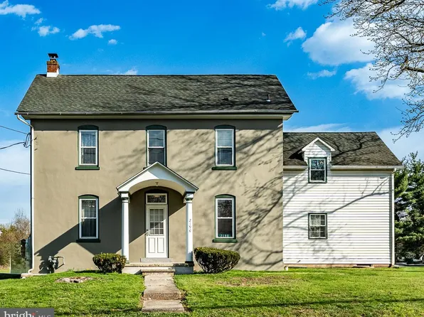 2190 E Buck Rd, Pennsburg, PA 18073