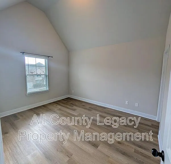 526 Georgia Cir — Photo 10