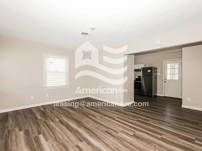 1862248_003_living_room_14002045.jpg