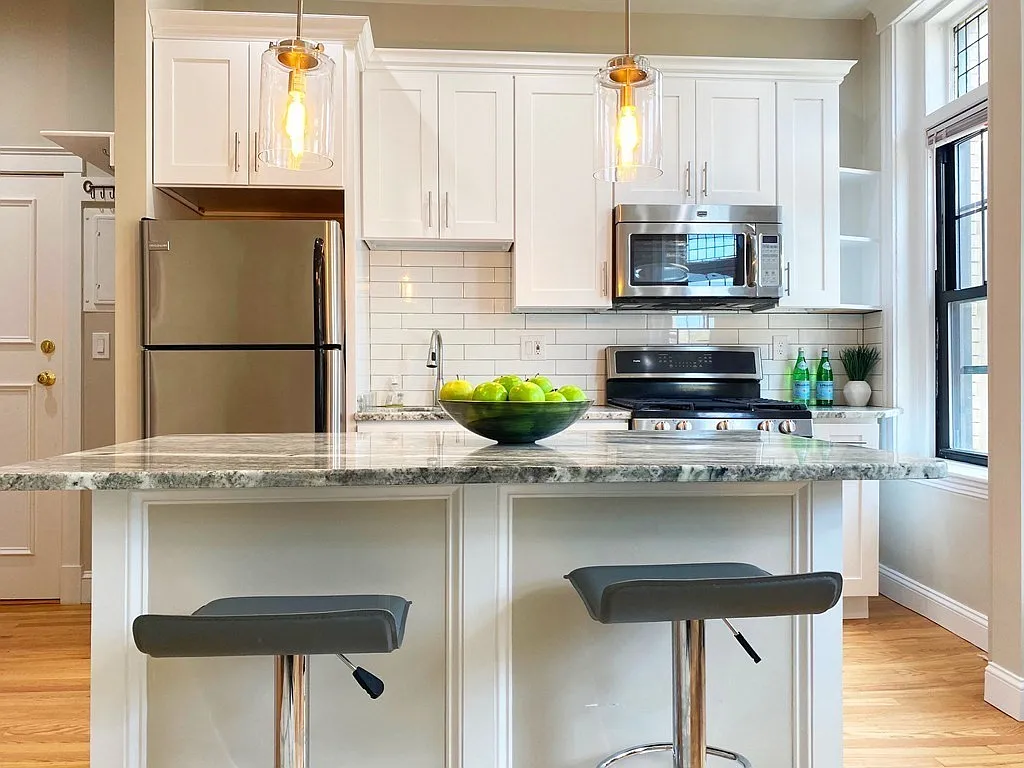 1 bed, 1.0 bath, 415 sqft, $2,650 — Photo 1