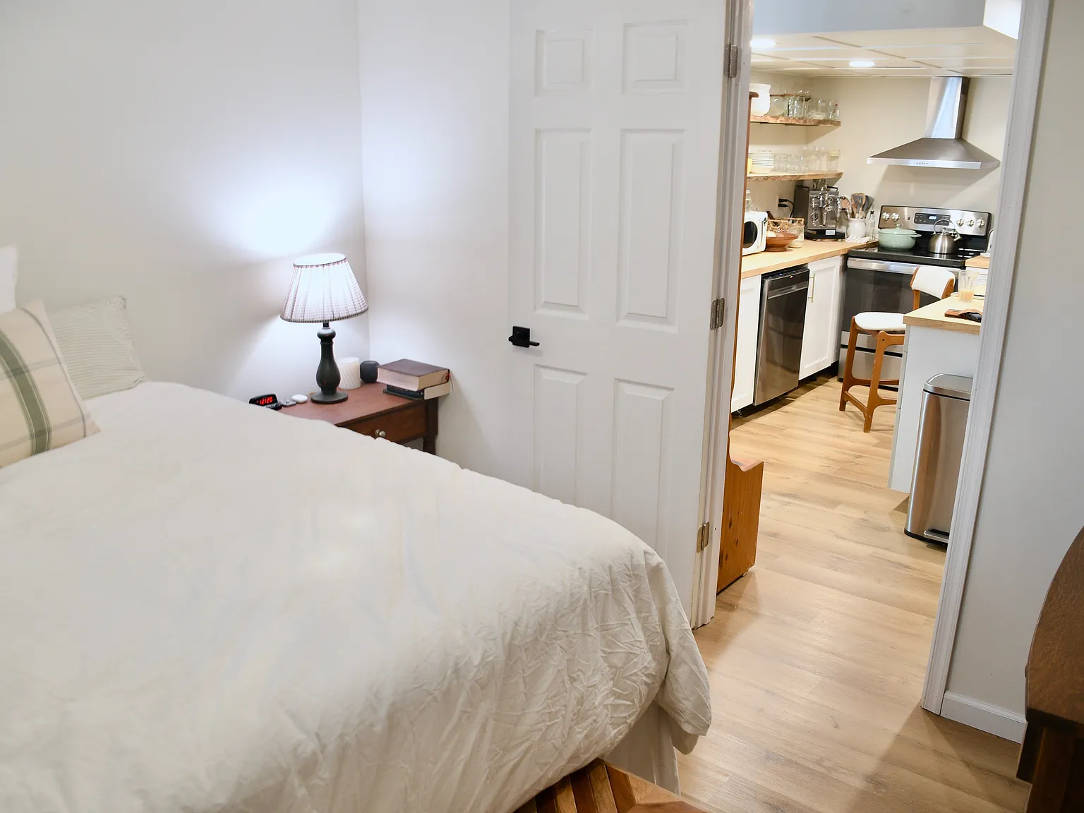 2 bed, 800 sqft, $1,200 — Photo 4