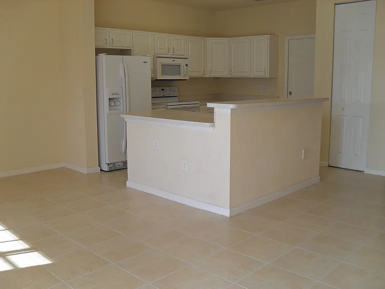4234 Emerald Vis — Photo 4