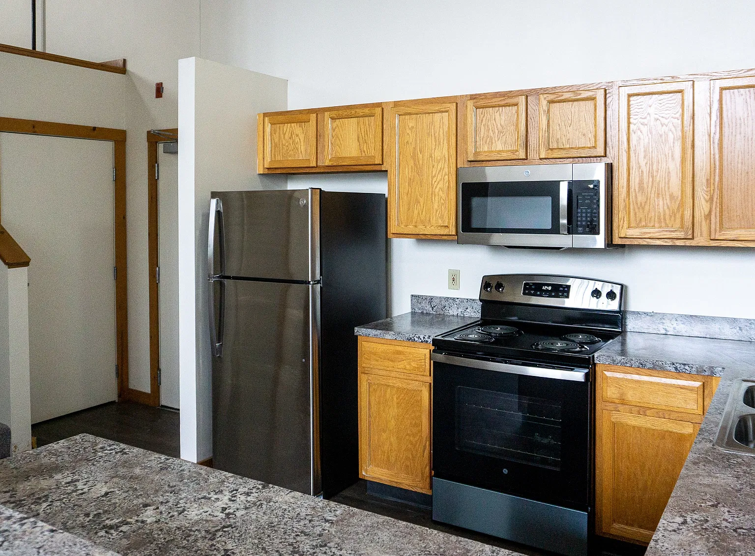 Off Broadway Apartments — Photo 3