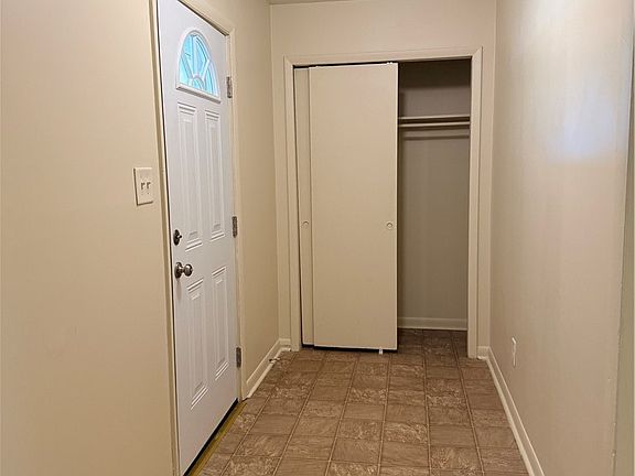 3rd image of 1610 Diplomat Dr