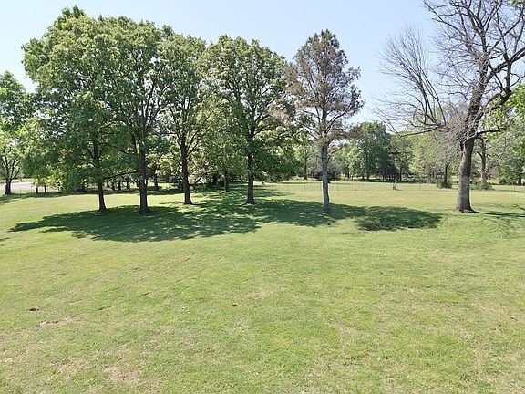 5th image of 3242 Holly Grove Rd