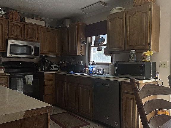 4th image of 78 Hickory Heights Dr