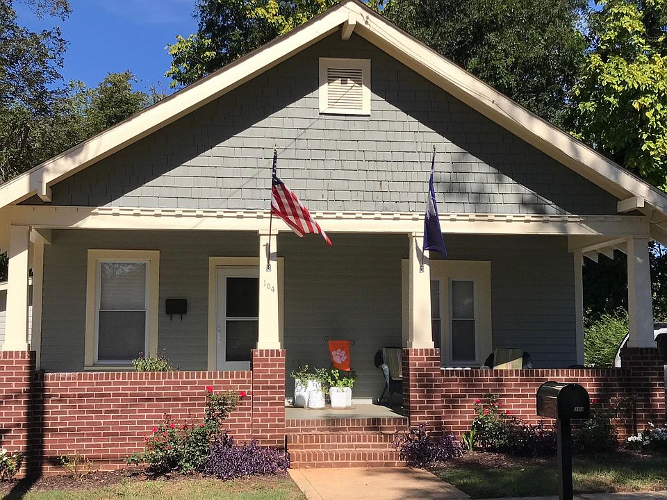 1st image of 104 Arlington Ave