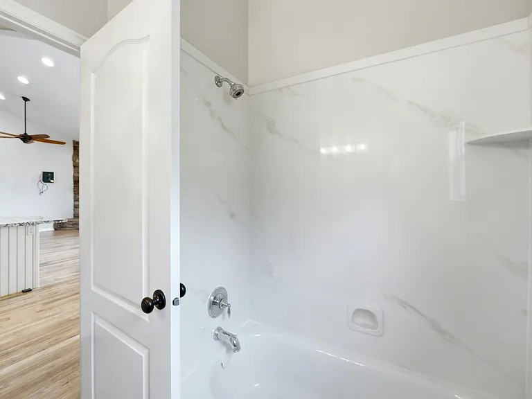 722 W Webb Rd — Photo 19