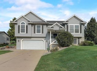 6706 Windsor Ridge Ln, Windsor, WI 53598