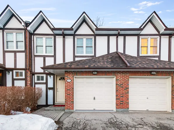 2120 Rathburn Rd E #43, Mississauga, ON L4W 2S8