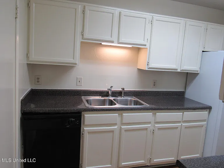 960 Morningside St #A — Photo 6