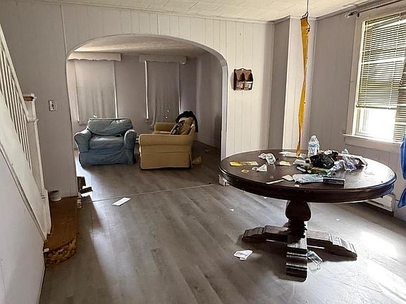 4th image of 124 Valley St