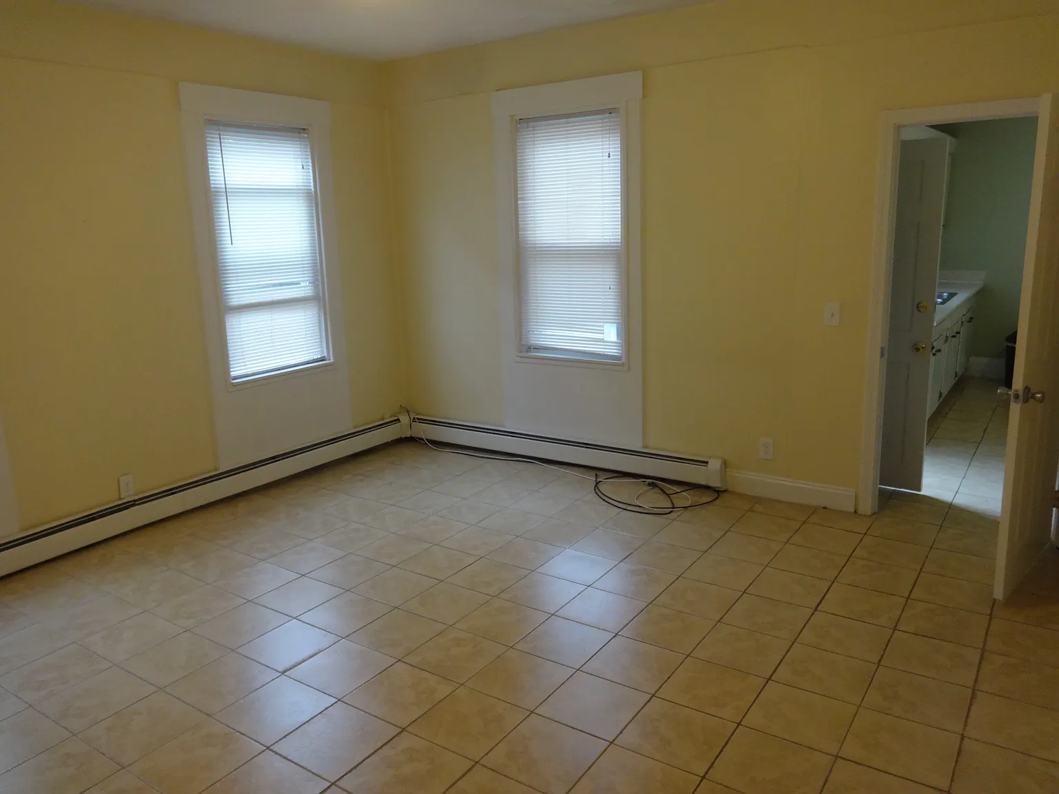 2 bed, 1200 sqft, $2,350 — Photo 3