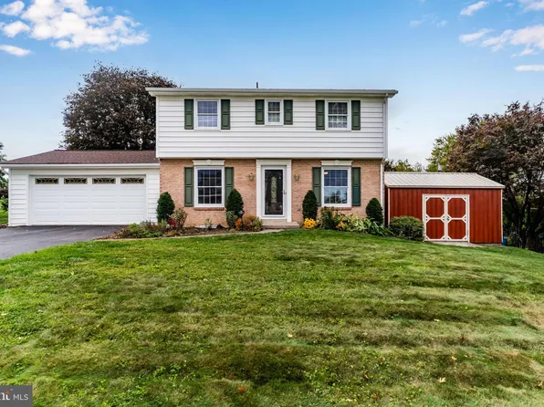 1 Hellam Dr, Mechanicsburg, PA 17055