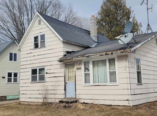 5555 Downtown Ln, Gillett, WI 54124