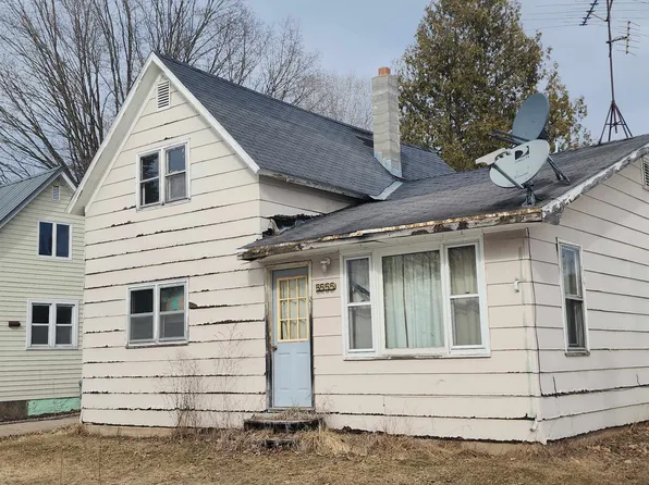 5555 Downtown Ln, Gillett, WI 54124