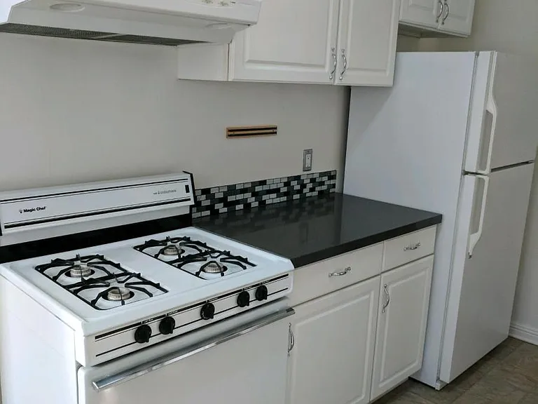 326 N Spaulding Ave #4 — Photo 2