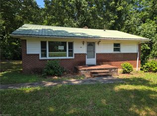 166 Fisher Hill Rd, Eden, NC 27288