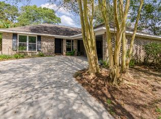 1026 E Bonnie St, Gonzales, LA 70737
