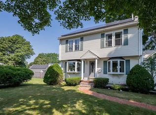 28 Country Dr, Beverly, MA 01915