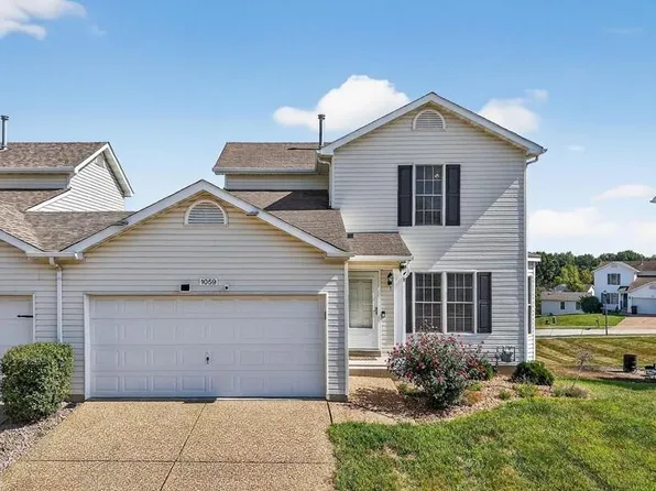 1059 Chesterfield Dr, Wentzville, MO 63385