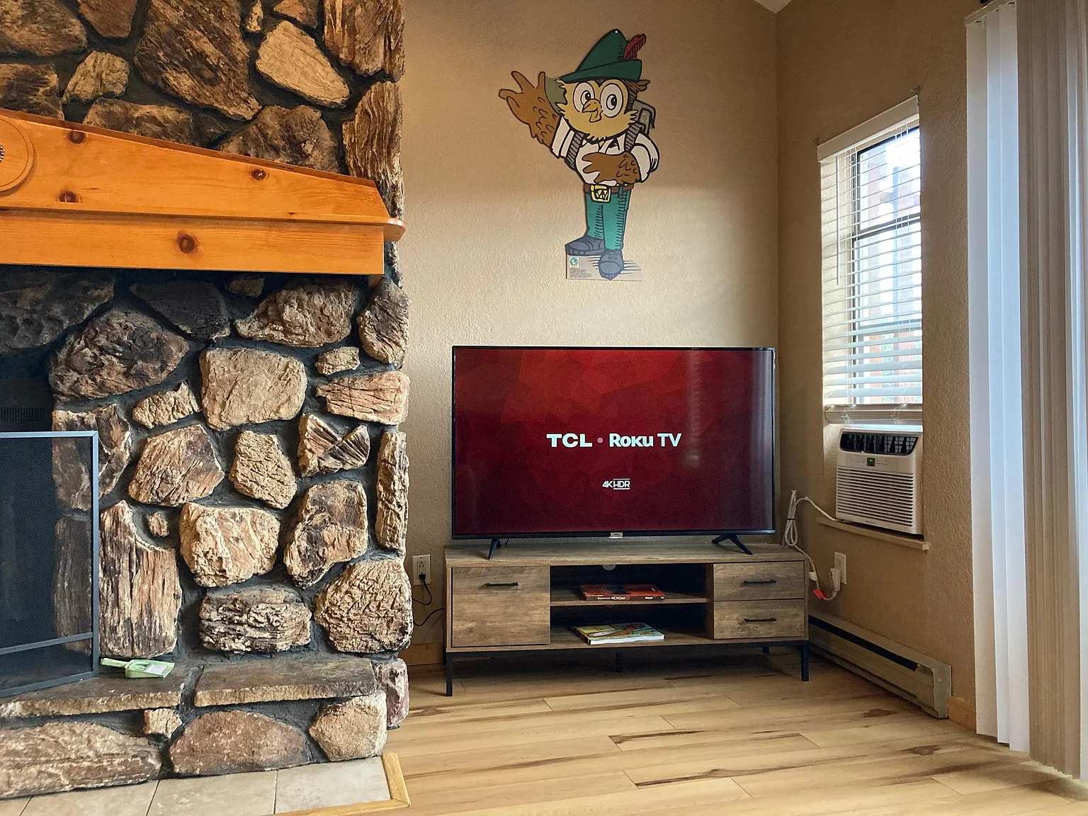 2 bed, 1.5 bath, 760 sqft, $1,500 — Photo 2
