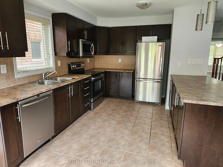 786 Bolingbroke Dr — Photo 24