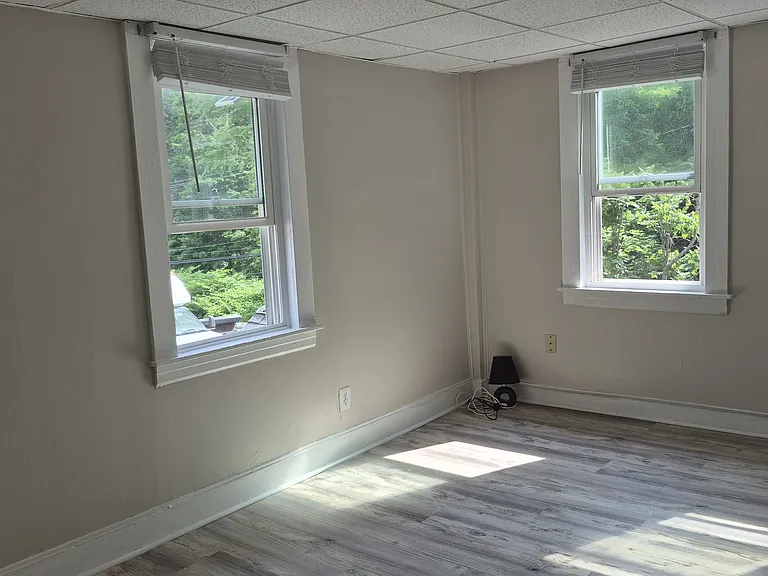 821 W Main St — Photo 11