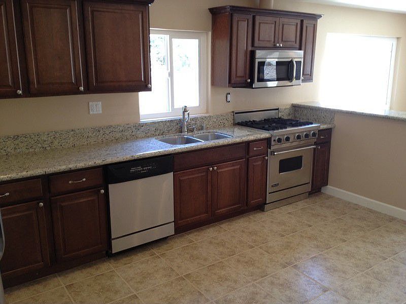 1st image of 507 Robin Hill Ln