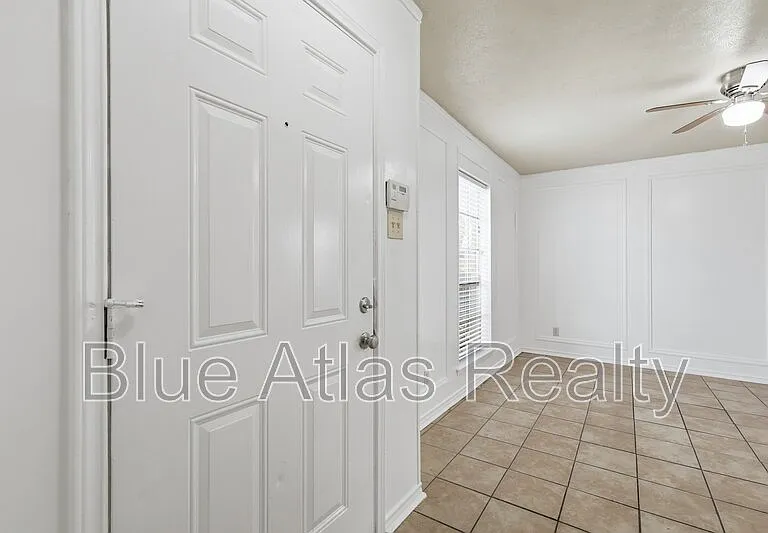 704 Skyline Dr — Photo 4