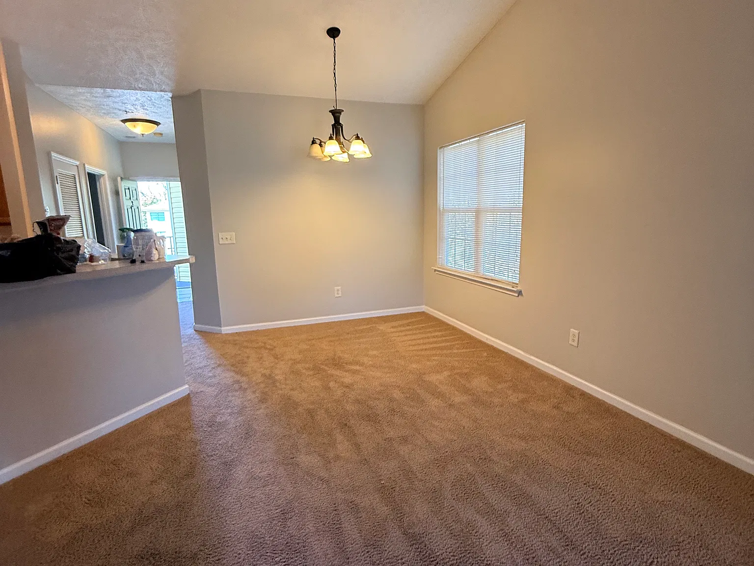 3 bed, 1150 sqft, $1,750 — Photo 4