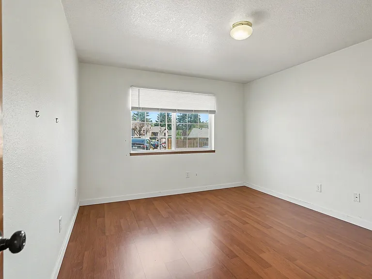 5260-5262 Springcrest Dr S — Photo 36