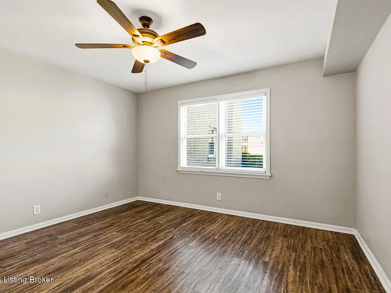 319 Idlewylde Dr #4 — Photo 6