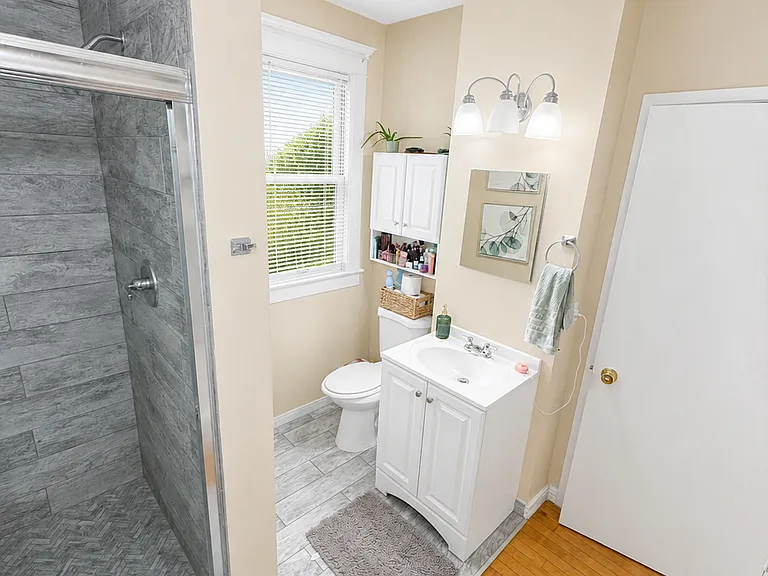 1407 Washington St NE #1 — Photo 10