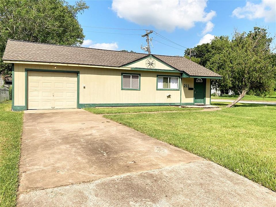 1st image of 211 Huisache St