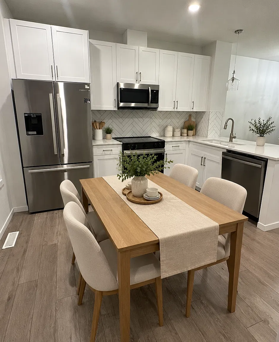 3 bed, 2.5 bath, 1537 sqft, $2,100 — Photo 2
