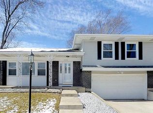 1202 N Hemlock Ln, Mount Prospect, IL