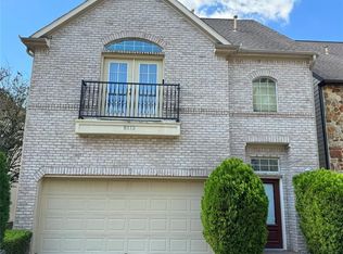 9112 Harbor Hills Dr, Houston, TX 77054