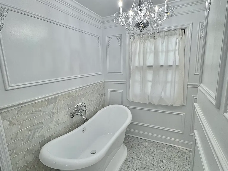 1037 Sauganash Dr — Photo 6