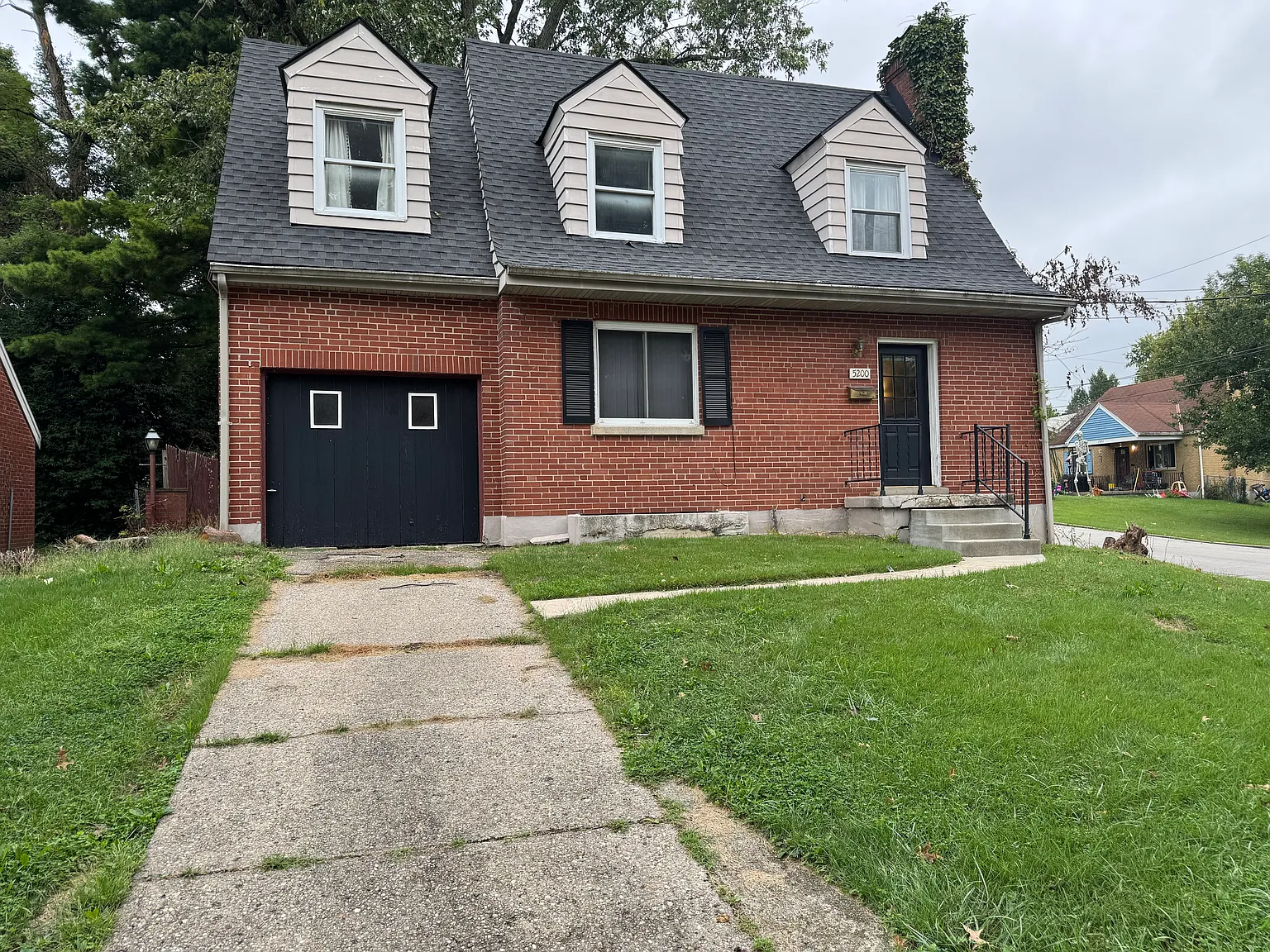 3 bed, 1.5 bath, 1350 sqft, $1,625 — Photo 1