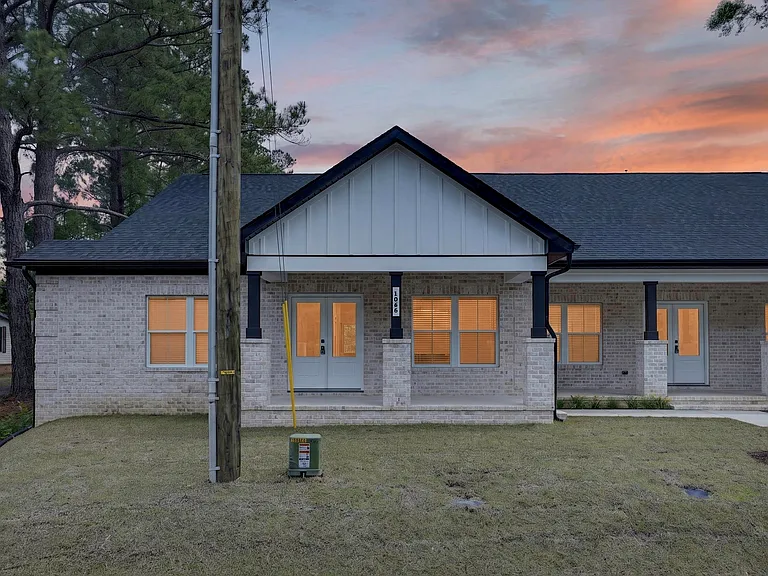 106 Lee Dr — Photo 3