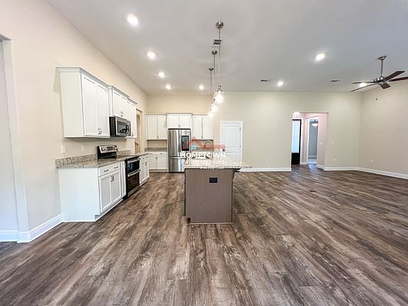 4th image of 8010 Majestic Cypress Dr