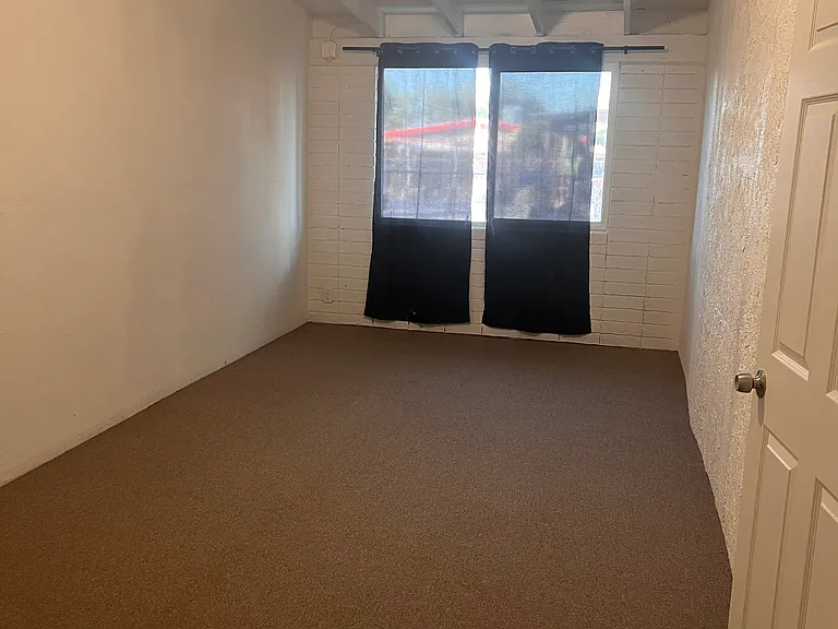2536 S Treat Ave — Photo 4