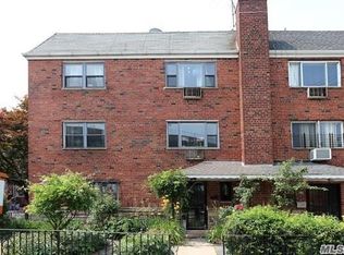 21-32 Hoyt Ave S, Astoria, NY 11102
