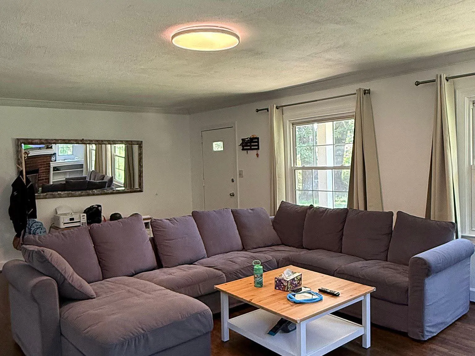3 bed, 1200 sqft, $1,800 — Photo 2