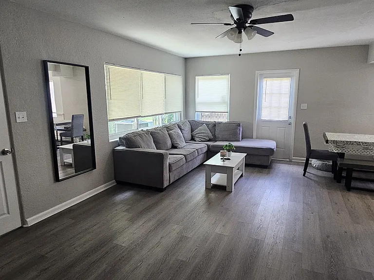 912 Citrus St — Photo 10