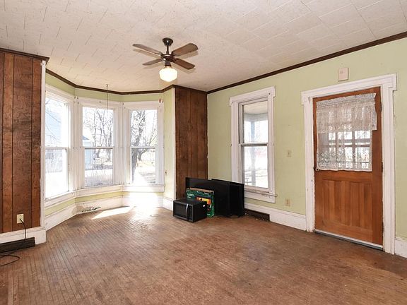 3rd image of 533 East Main STREET